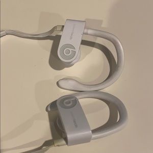 Wireless BOSE headphones